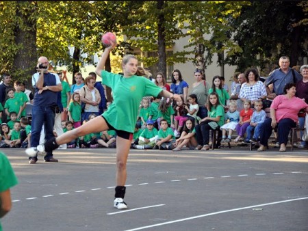 Az új sportpálya avatásán